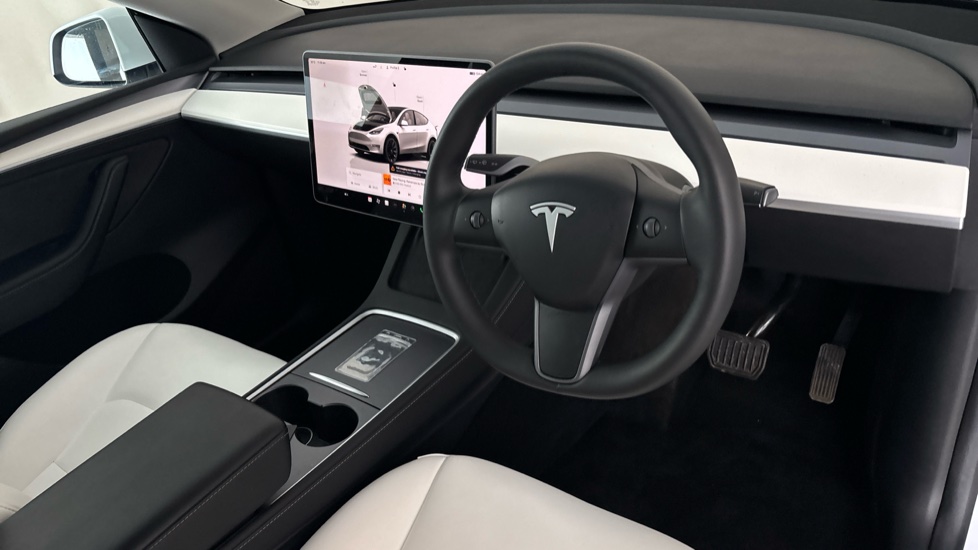 Tesla Model Y Image 9