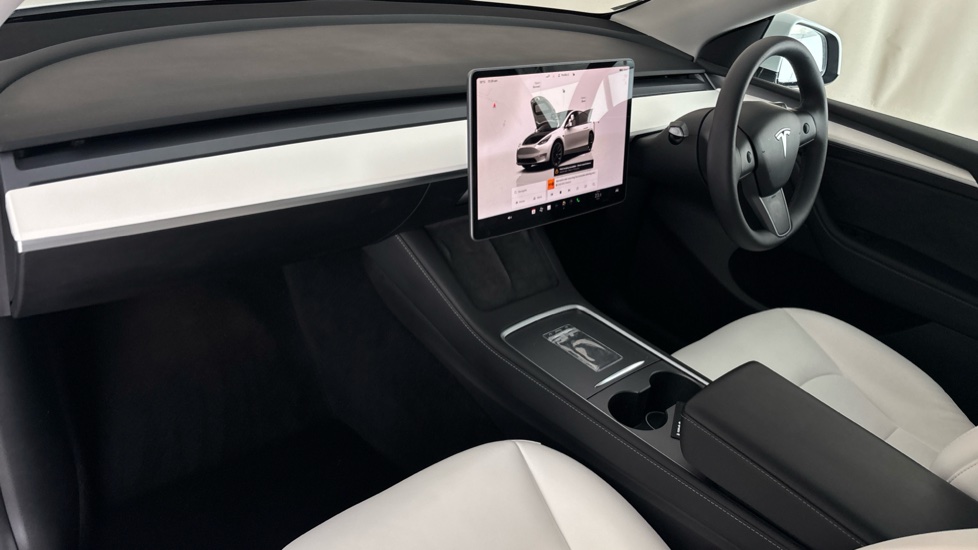 Tesla Model Y Image 10