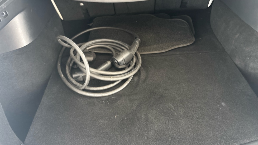 Tesla Model Y Image 22