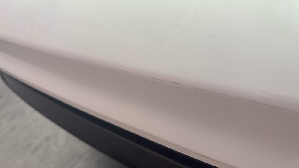 AUDI E-TRON GT scuff