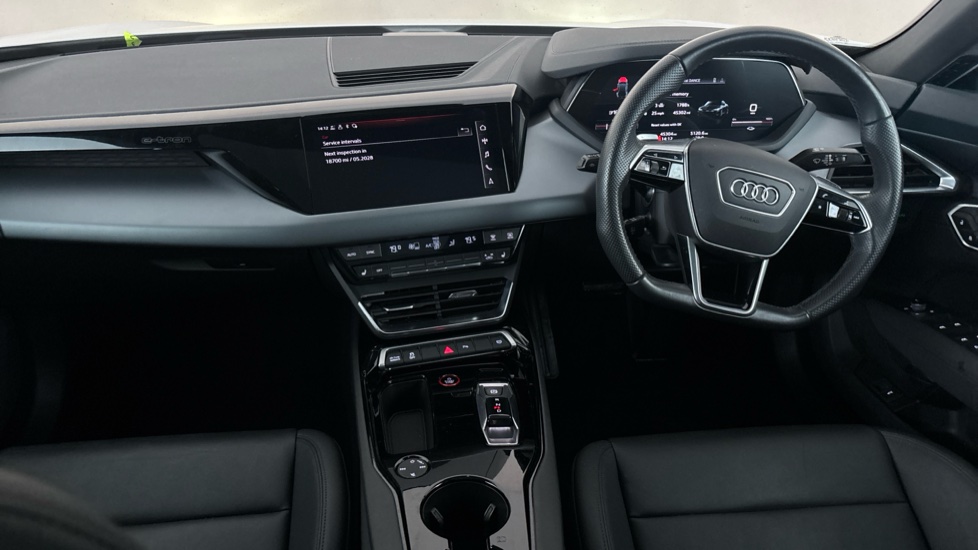 AUDI E-TRON GT Image 11