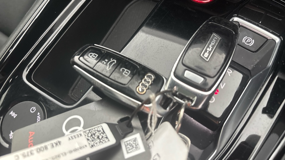 AUDI E-TRON GT 2 keys