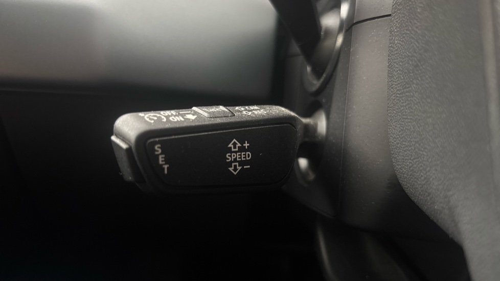 AUDI E-TRON GT cruise control