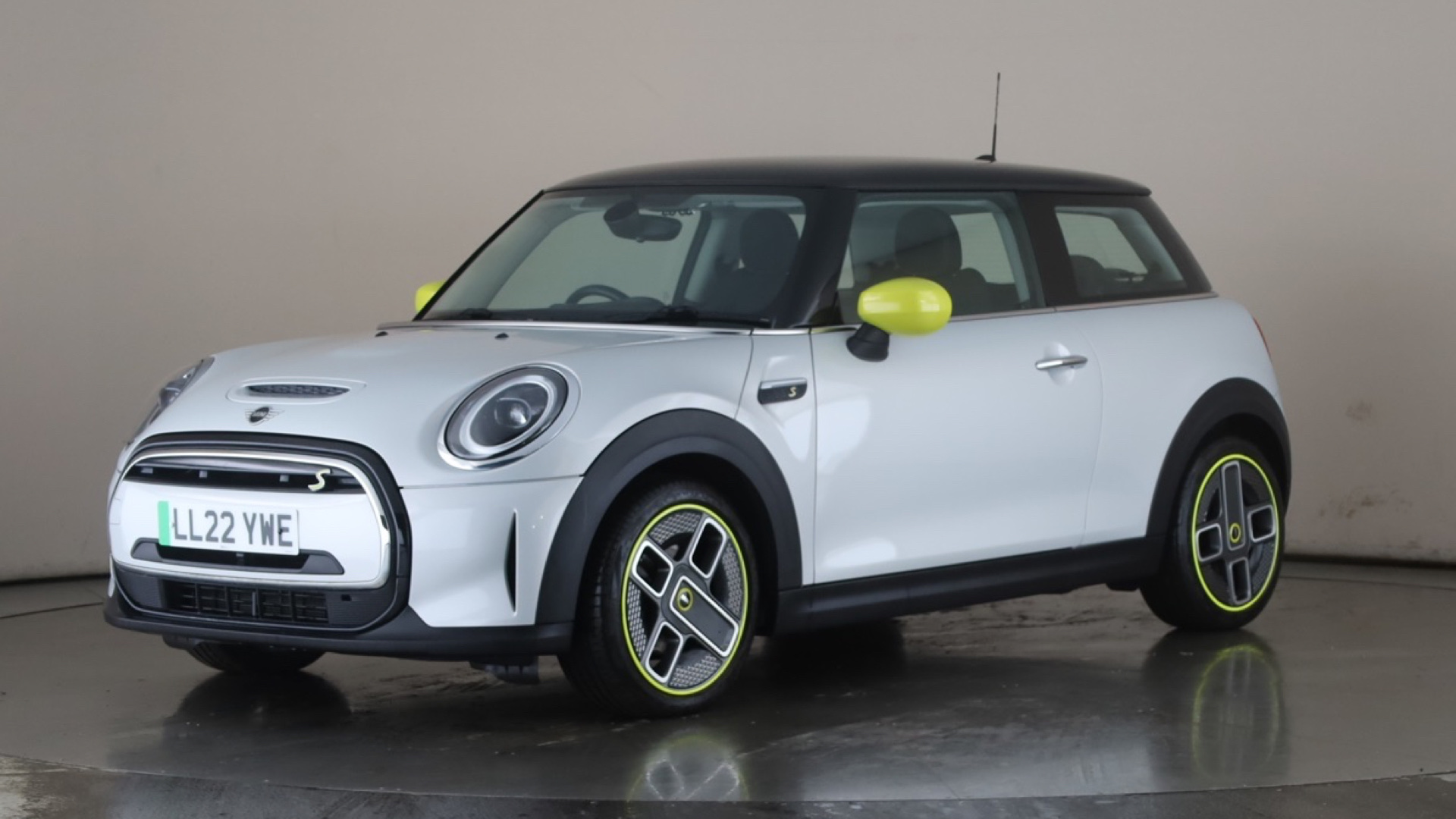 MINI Hatchback 135kW Cooper S Level 1 33kWh 3dr Auto