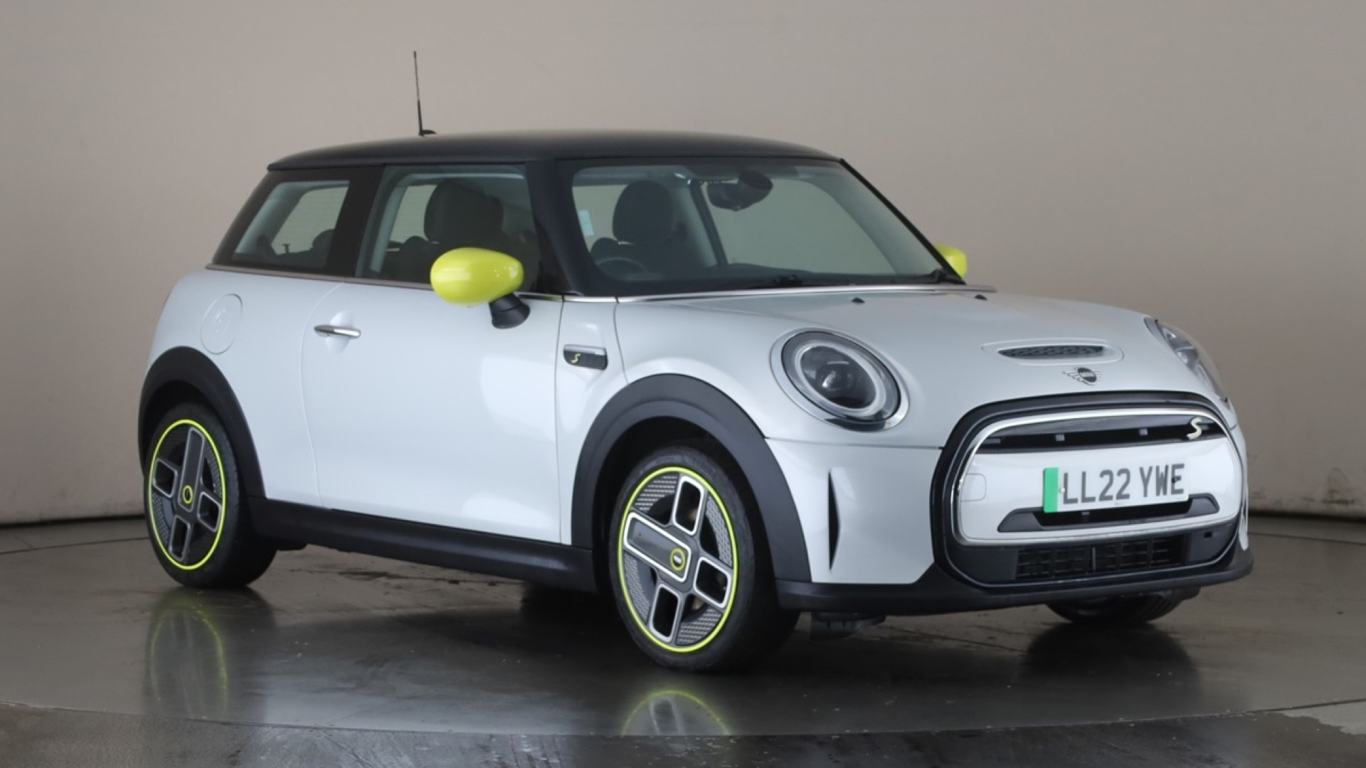 MINI Hatchback 135kW Cooper S Level 1 33kWh 3dr Auto