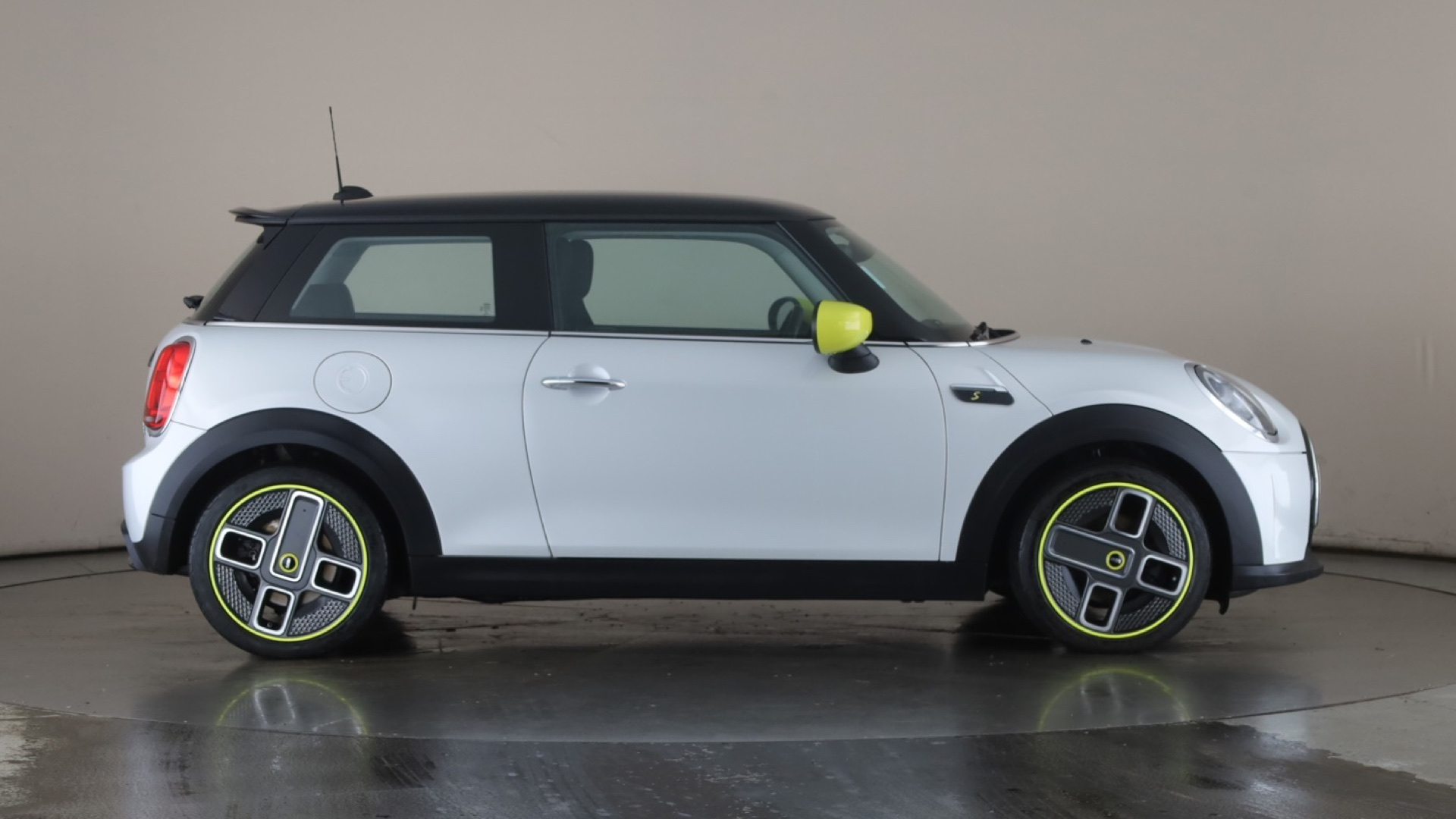 MINI Hatchback 135kW Cooper S Level 1 33kWh 3dr Auto