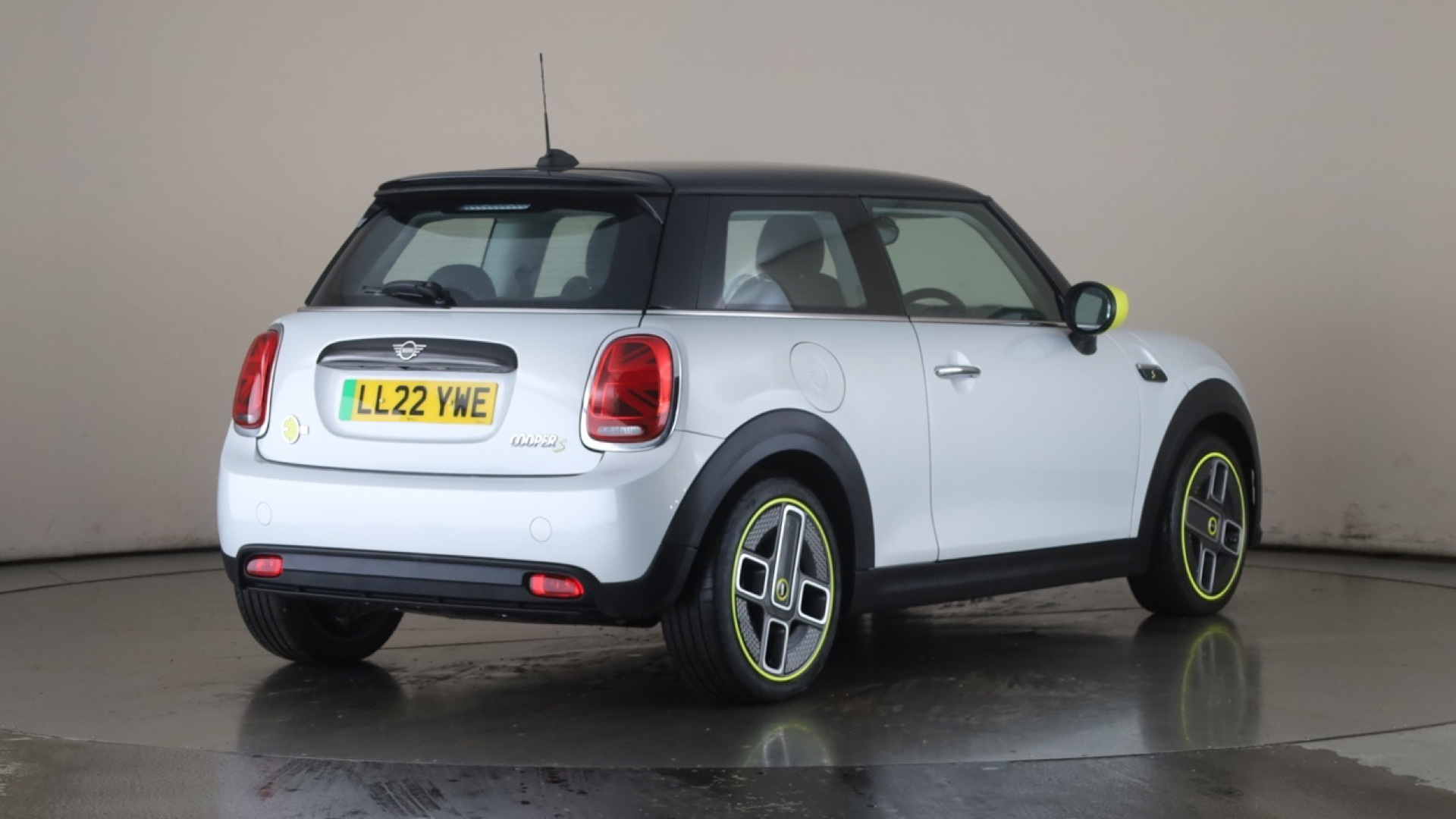 MINI Hatchback 135kW Cooper S Level 1 33kWh 3dr Auto