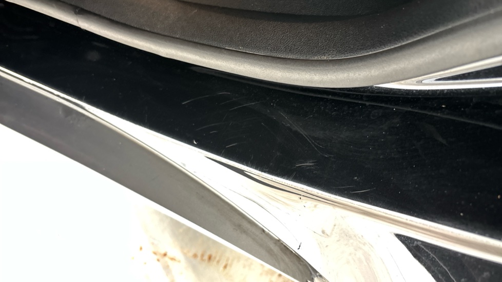BMW I4 scratches