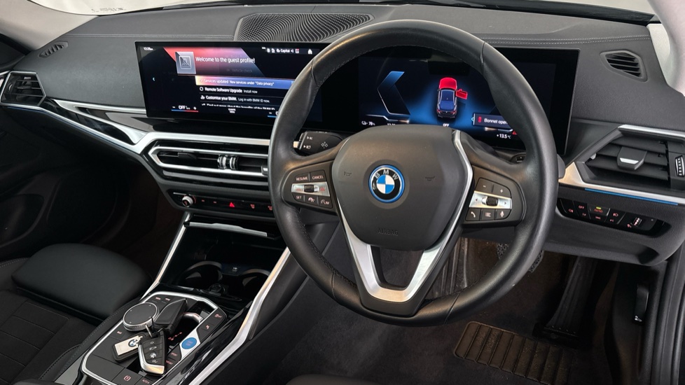 BMW I4 Image 9