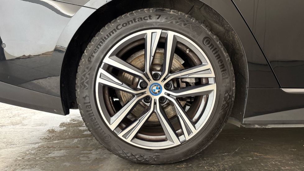 BMW I4 Image 19