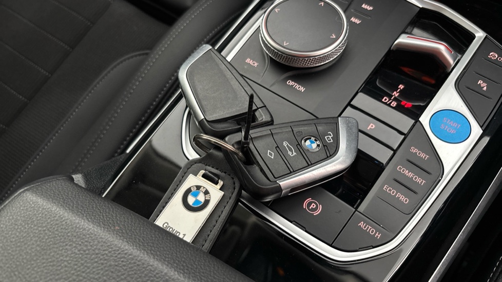 BMW I4 2 keys available