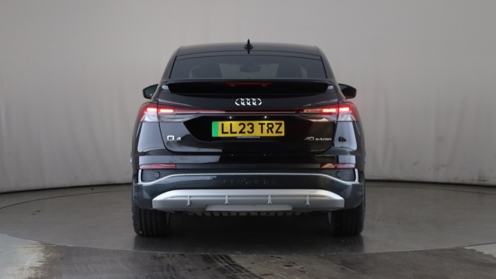 AUDI Q4 Image 4