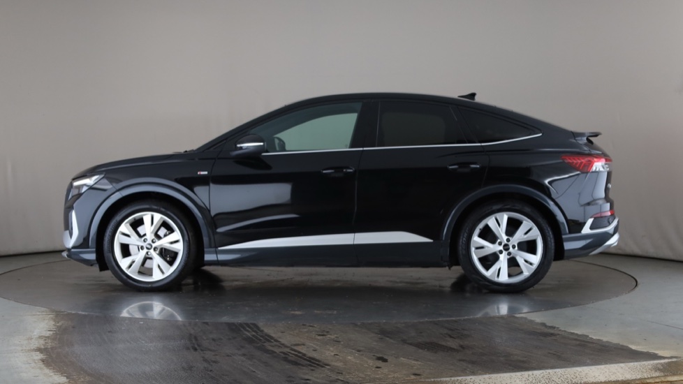 AUDI Q4 Image 2