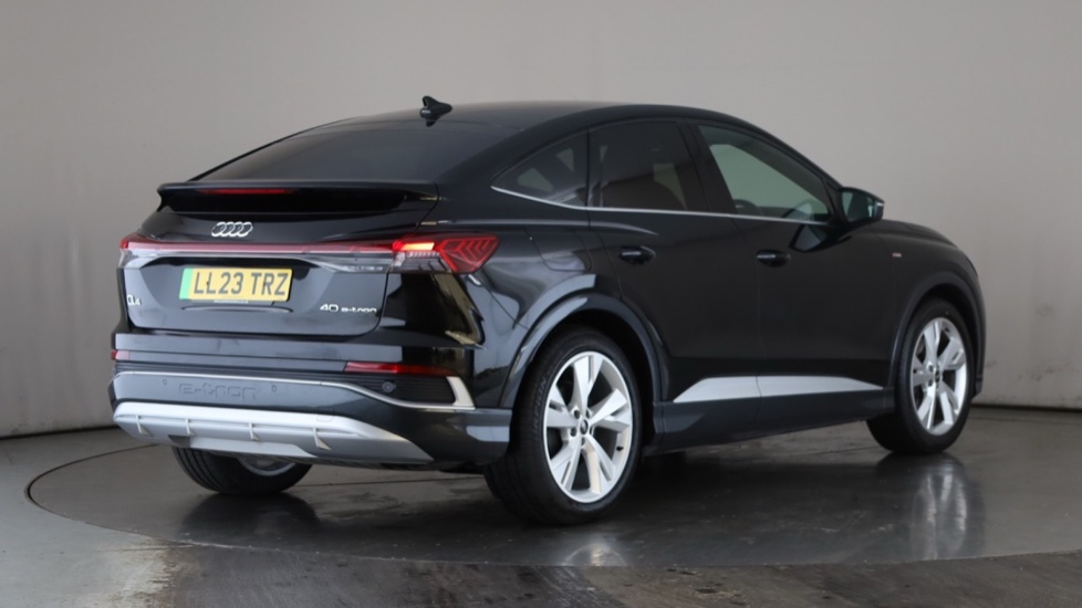 AUDI Q4 Image 5