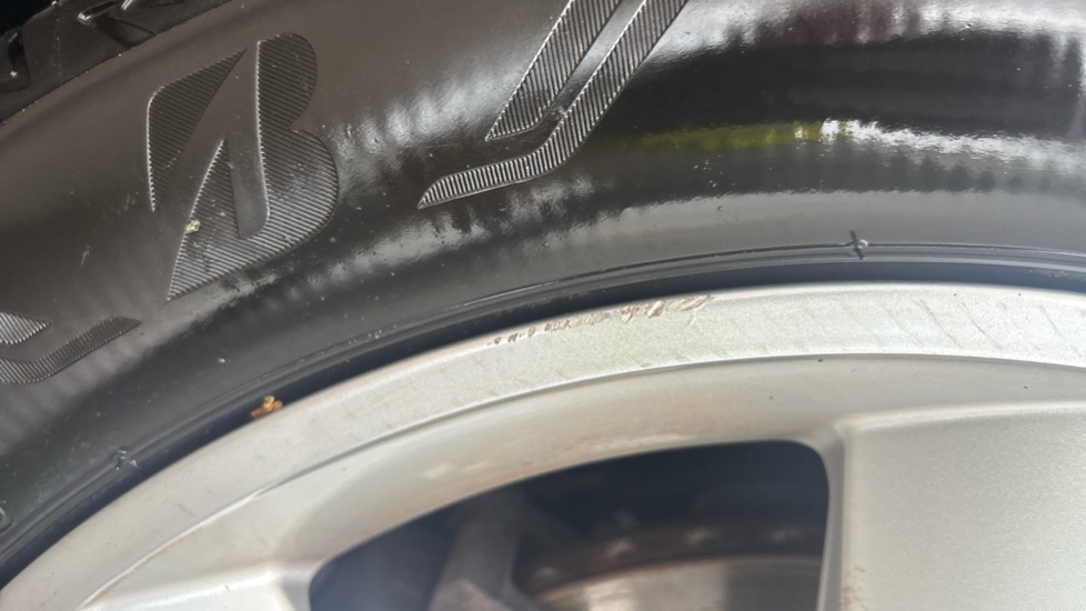 AUDI Q4 scuff