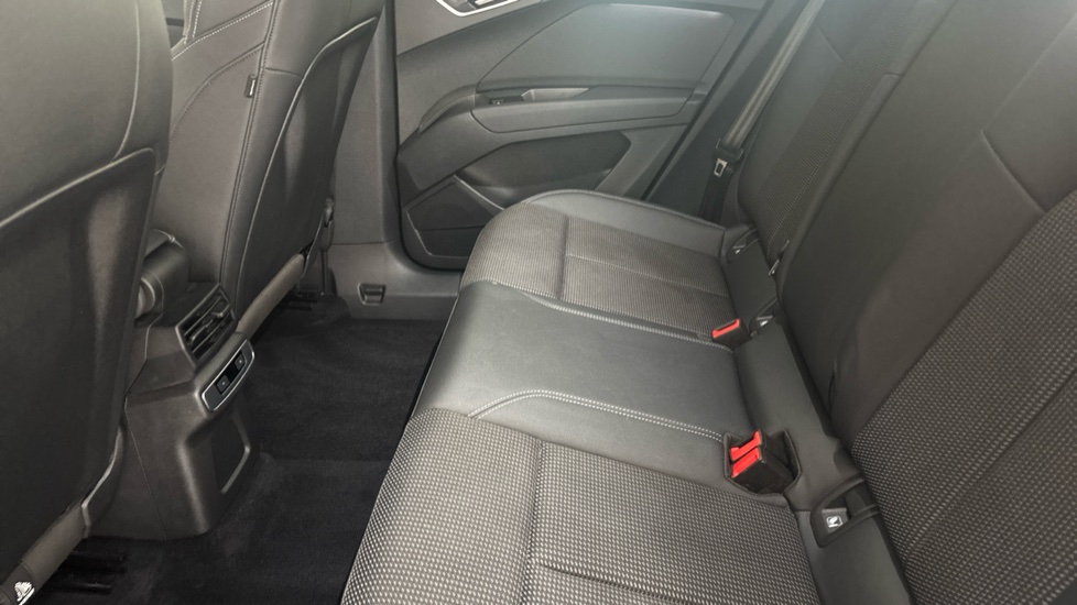 AUDI Q4 Image 14