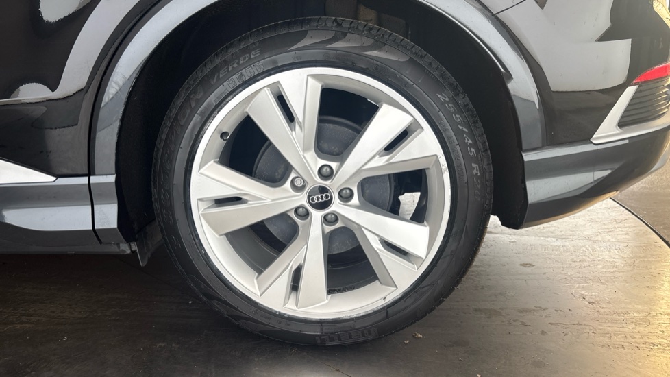 AUDI Q4 Image 18