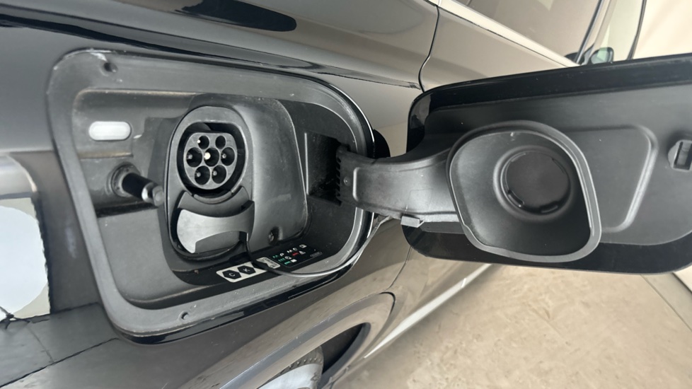 AUDI Q4 Image 21