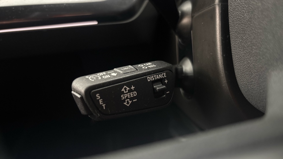 AUDI Q4 cruise control