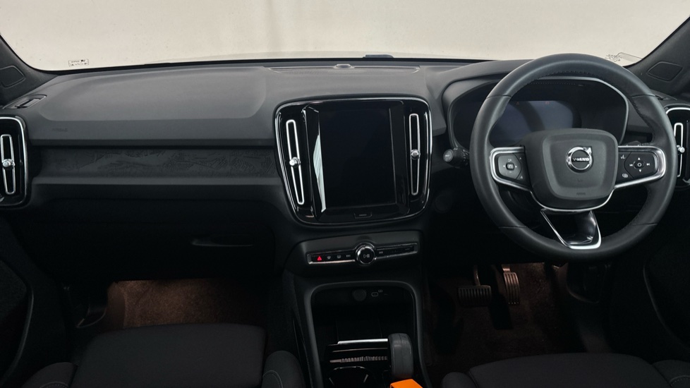 VOLVO C40 Image 11
