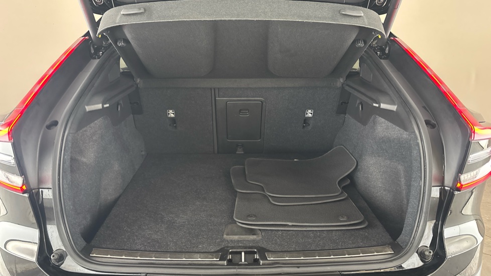 VOLVO C40 Image 15