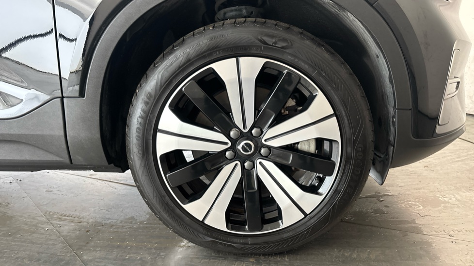 VOLVO C40 Image 20