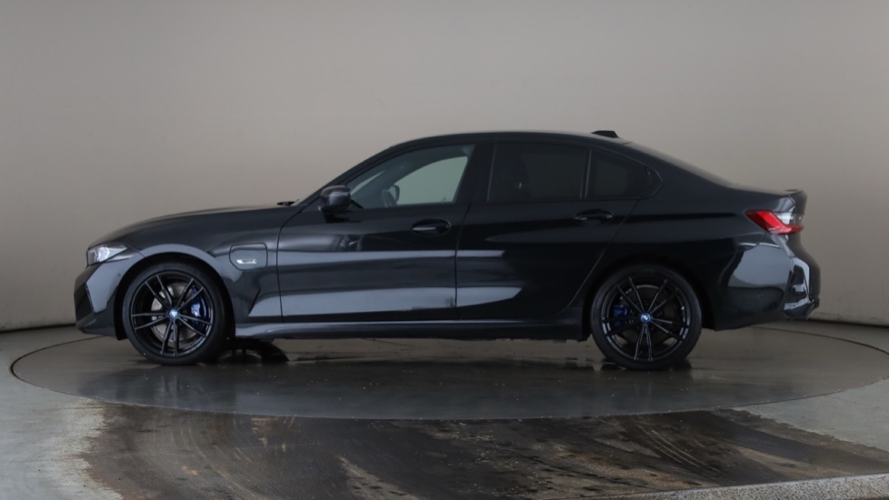 BMW 3 SERIES Image 2