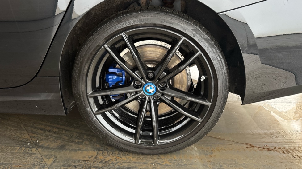 BMW 3 SERIES Image 18