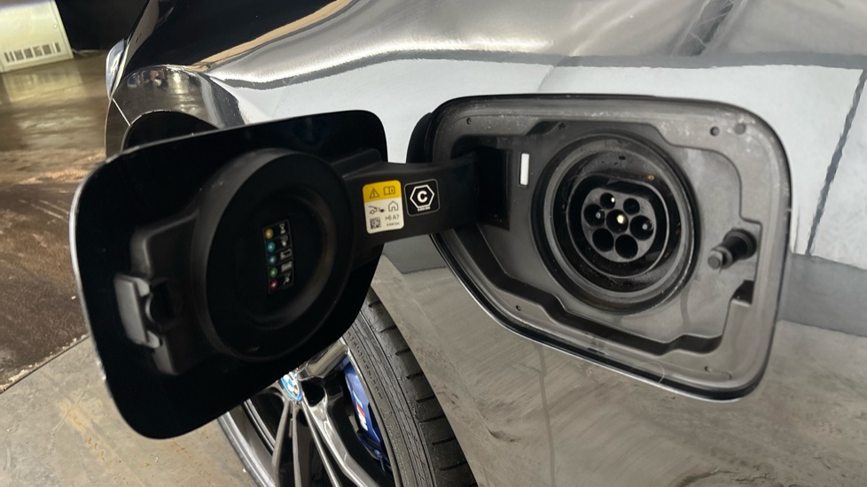 BMW 3 SERIES Image 21
