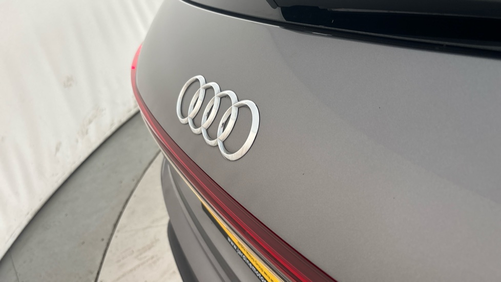 AUDI Q4 dent