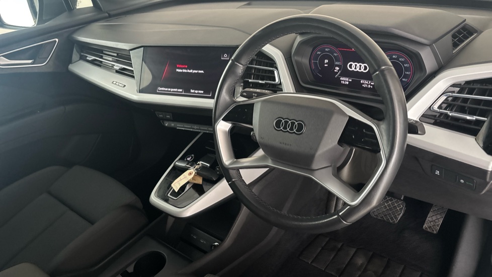 AUDI Q4 Image 9