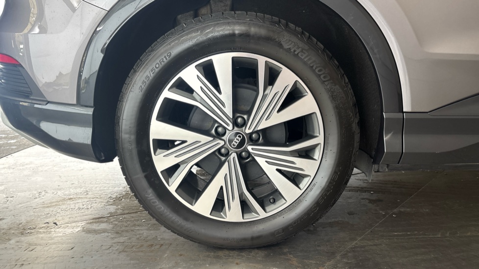 AUDI Q4 Image 19