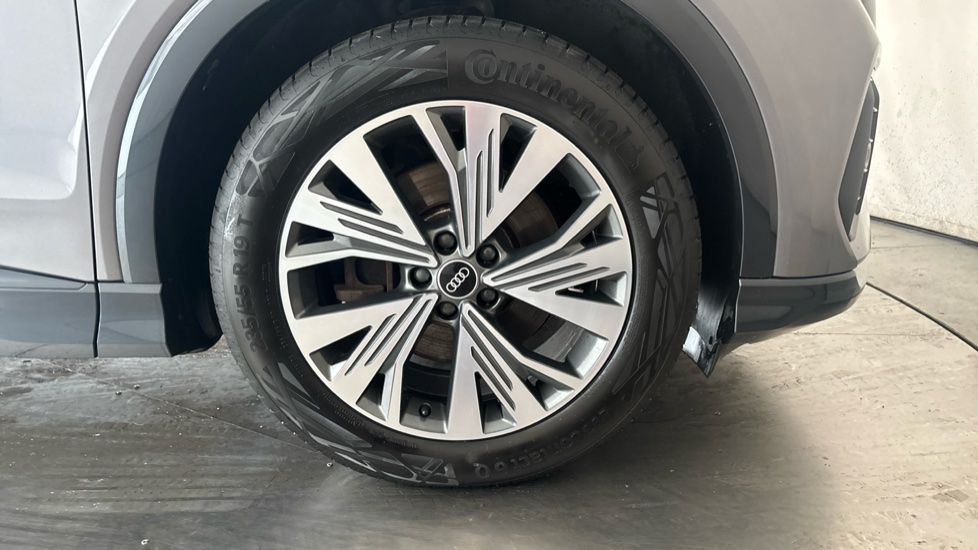 AUDI Q4 Image 20
