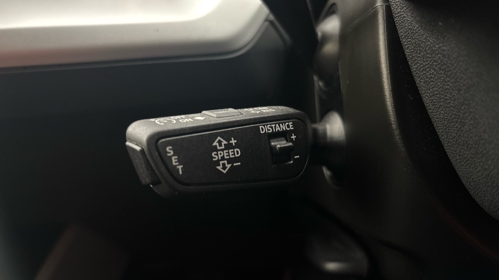 AUDI Q4 cruise control