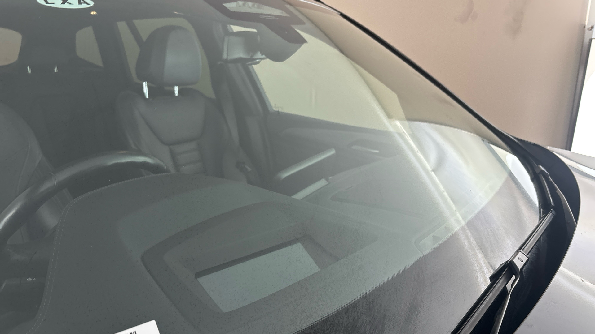 4020924 210kW Premier Edition Pro 80kWh 5dr Auto