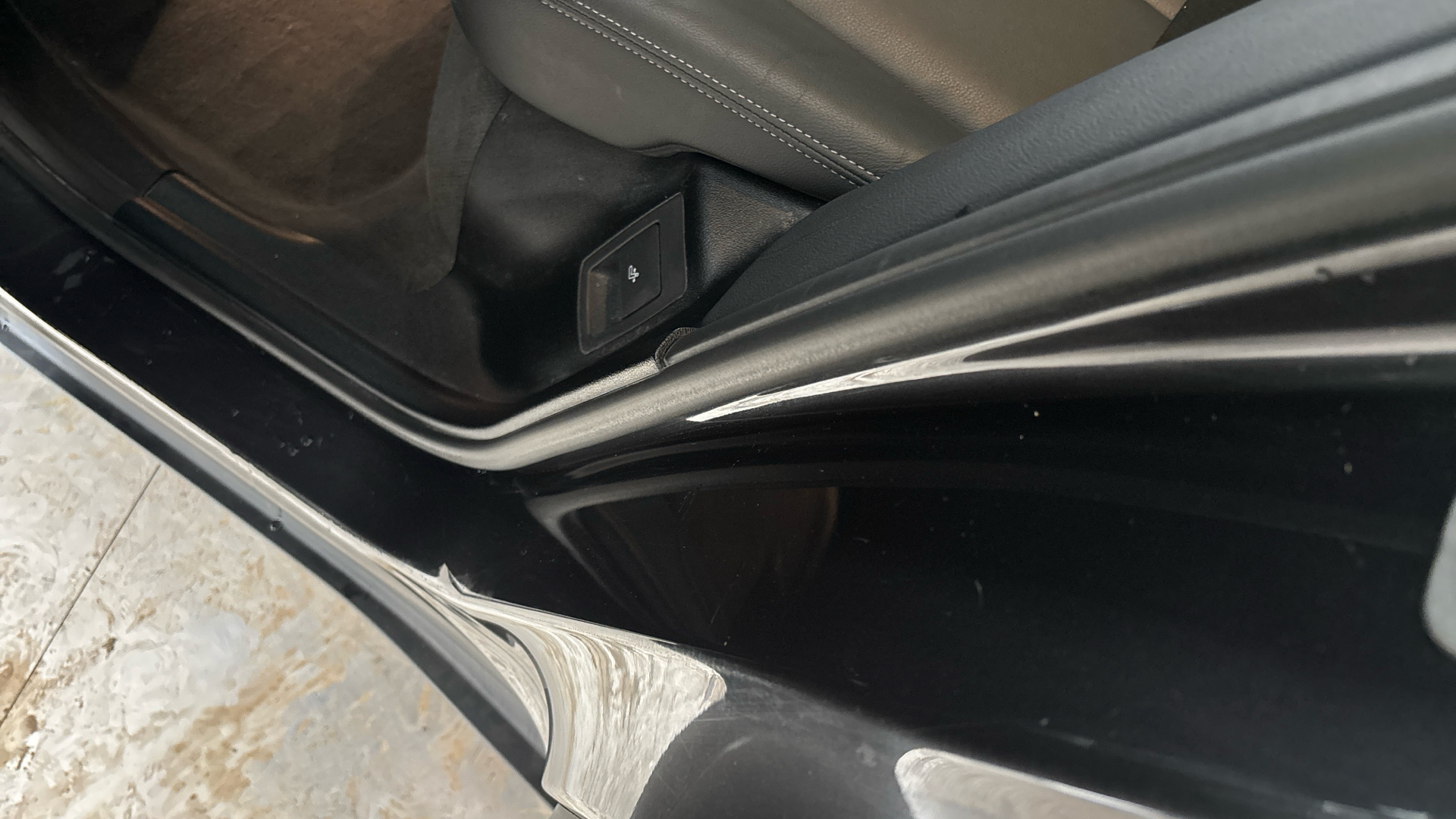 4020924 210kW Premier Edition Pro 80kWh 5dr Auto