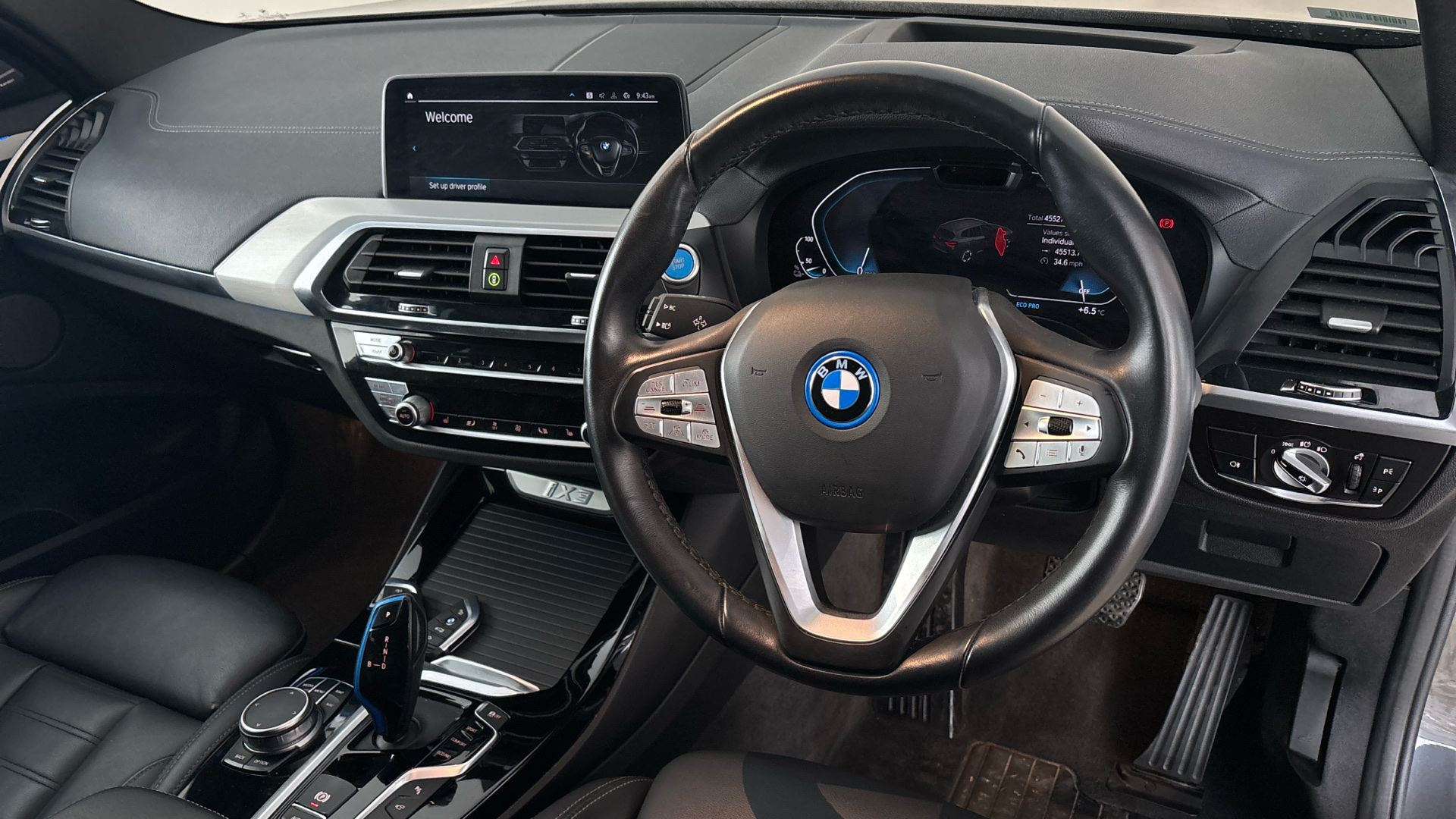 4020924 210kW Premier Edition Pro 80kWh 5dr Auto