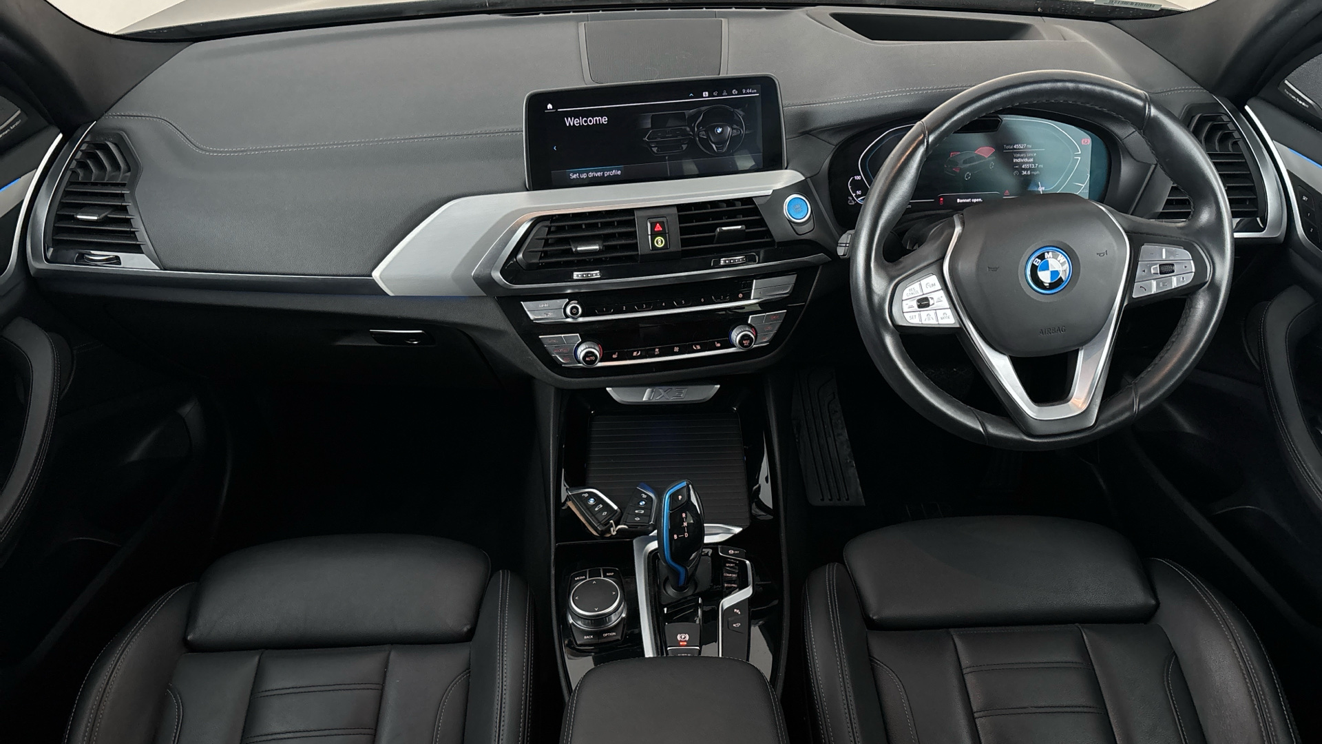 4020924 210kW Premier Edition Pro 80kWh 5dr Auto