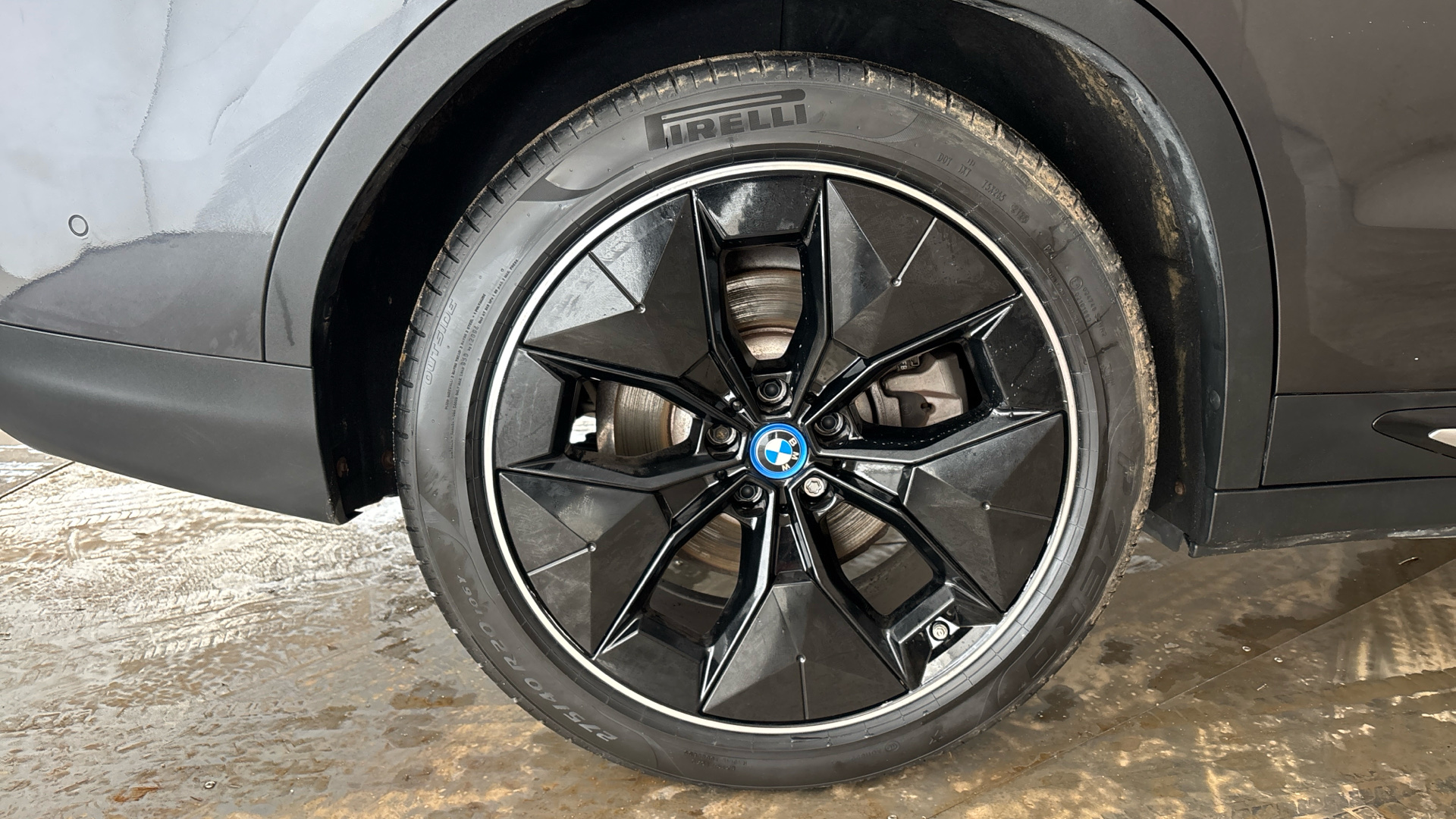 4020924 210kW Premier Edition Pro 80kWh 5dr Auto