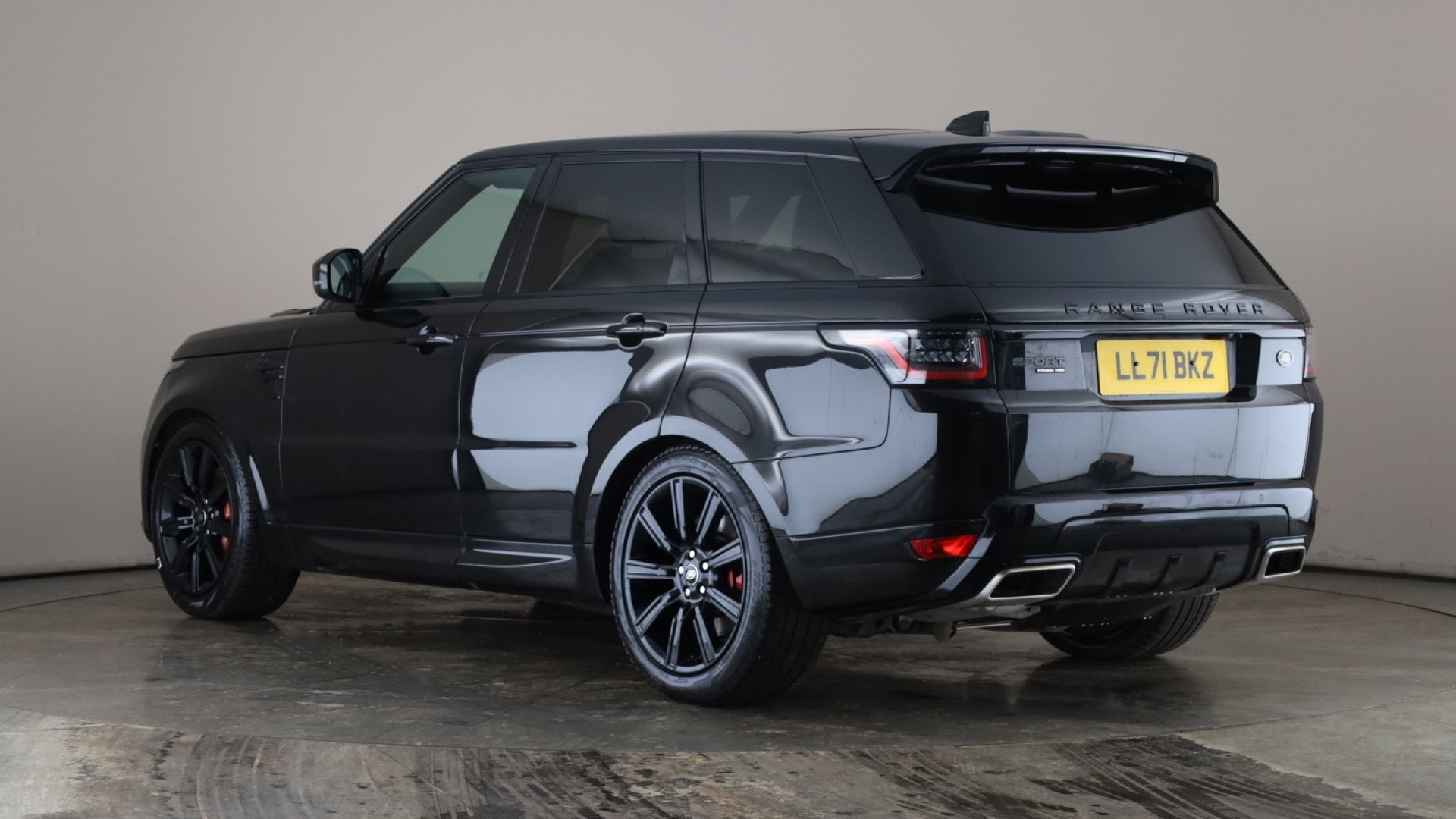 4021011 2.0 P400e HSE Dynamic Black 5dr Auto