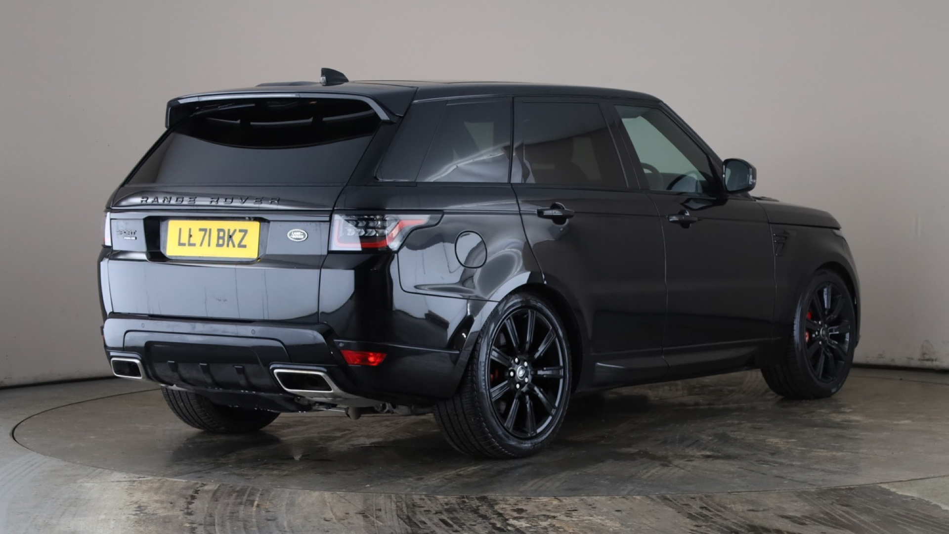 4021011 2.0 P400e HSE Dynamic Black 5dr Auto