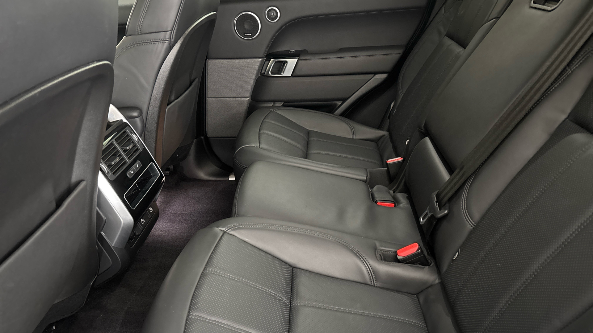 4021011 2.0 P400e HSE Dynamic Black 5dr Auto