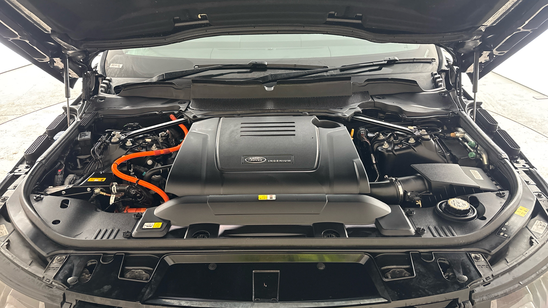 4021011 2.0 P400e HSE Dynamic Black 5dr Auto