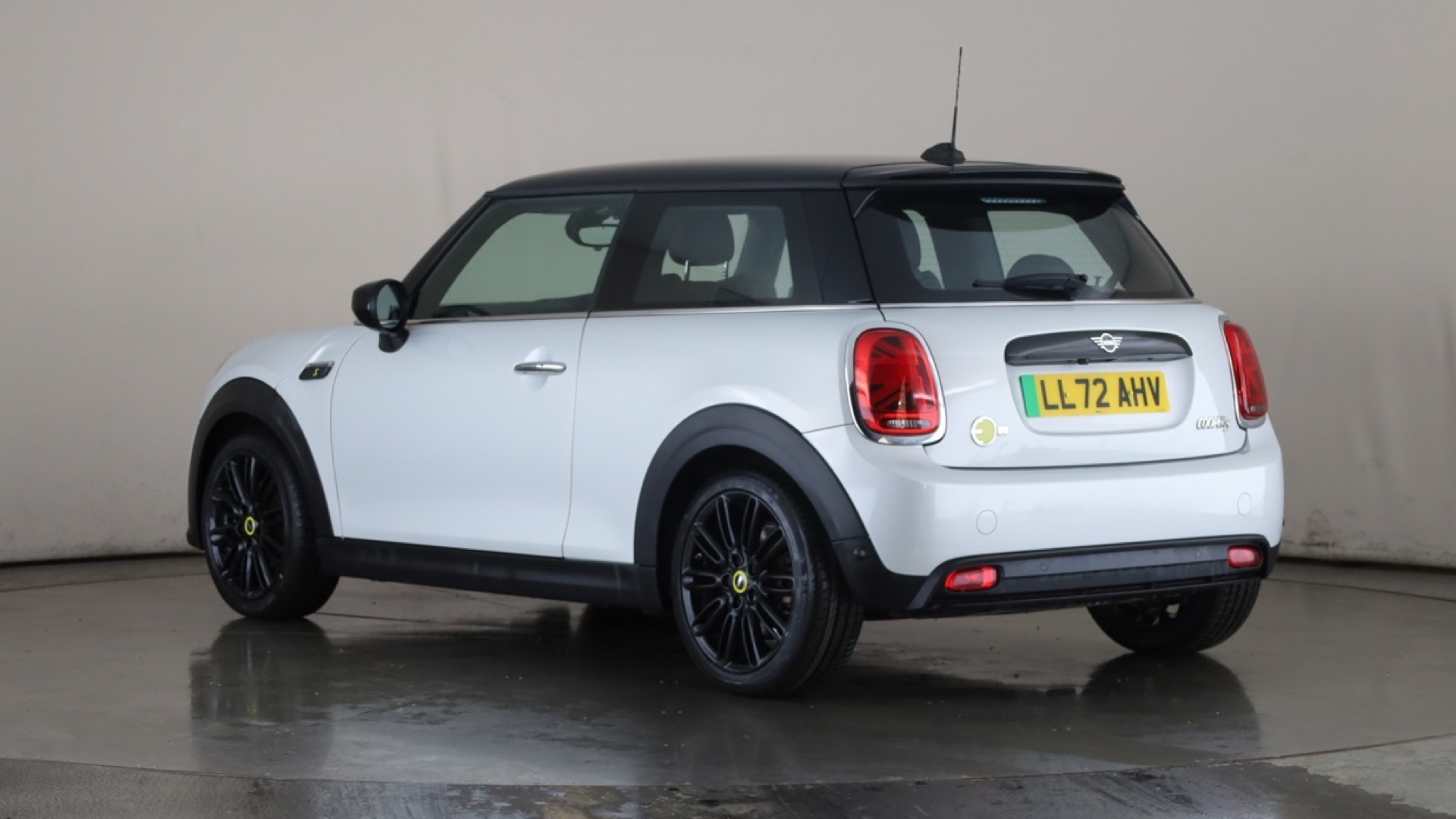 4070408 135kW Cooper S Level 2 33kWh 3dr Auto