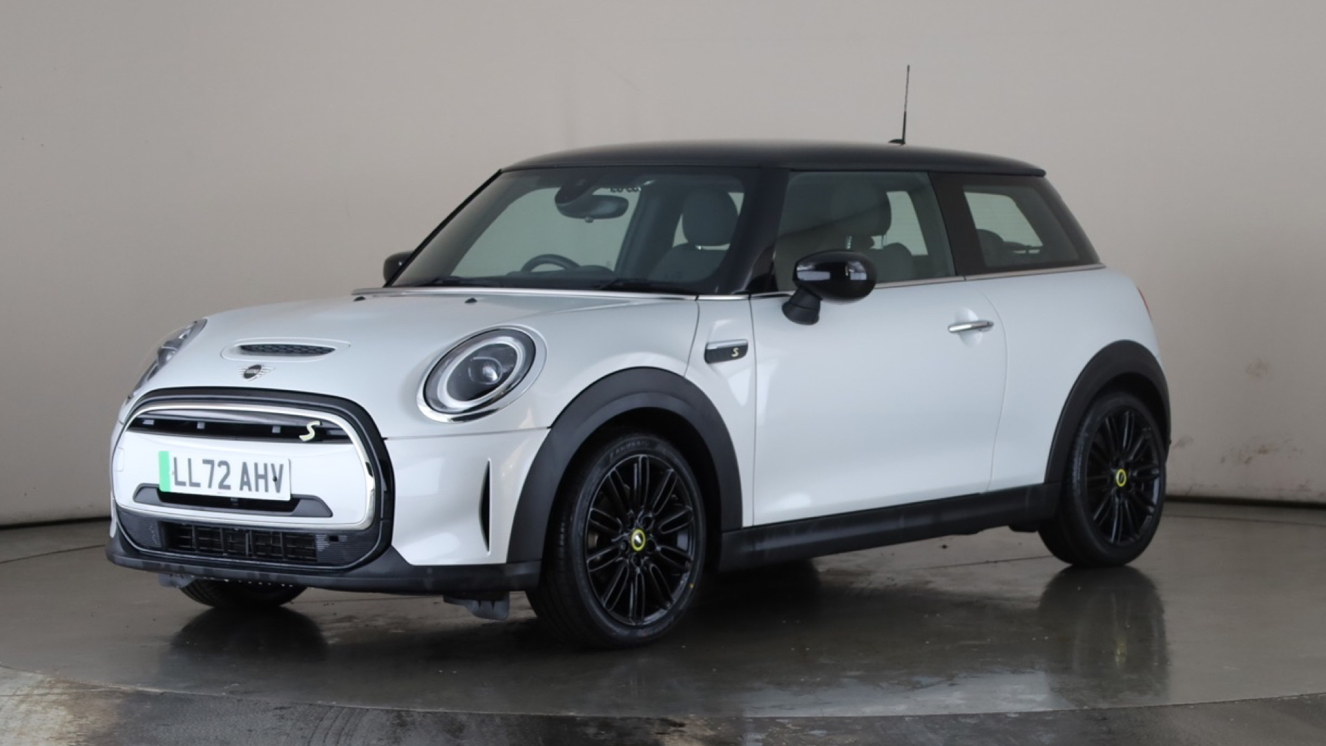 Mini Hatchback Electric 135kW Cooper S Level 2 33kWh 3dr Auto
