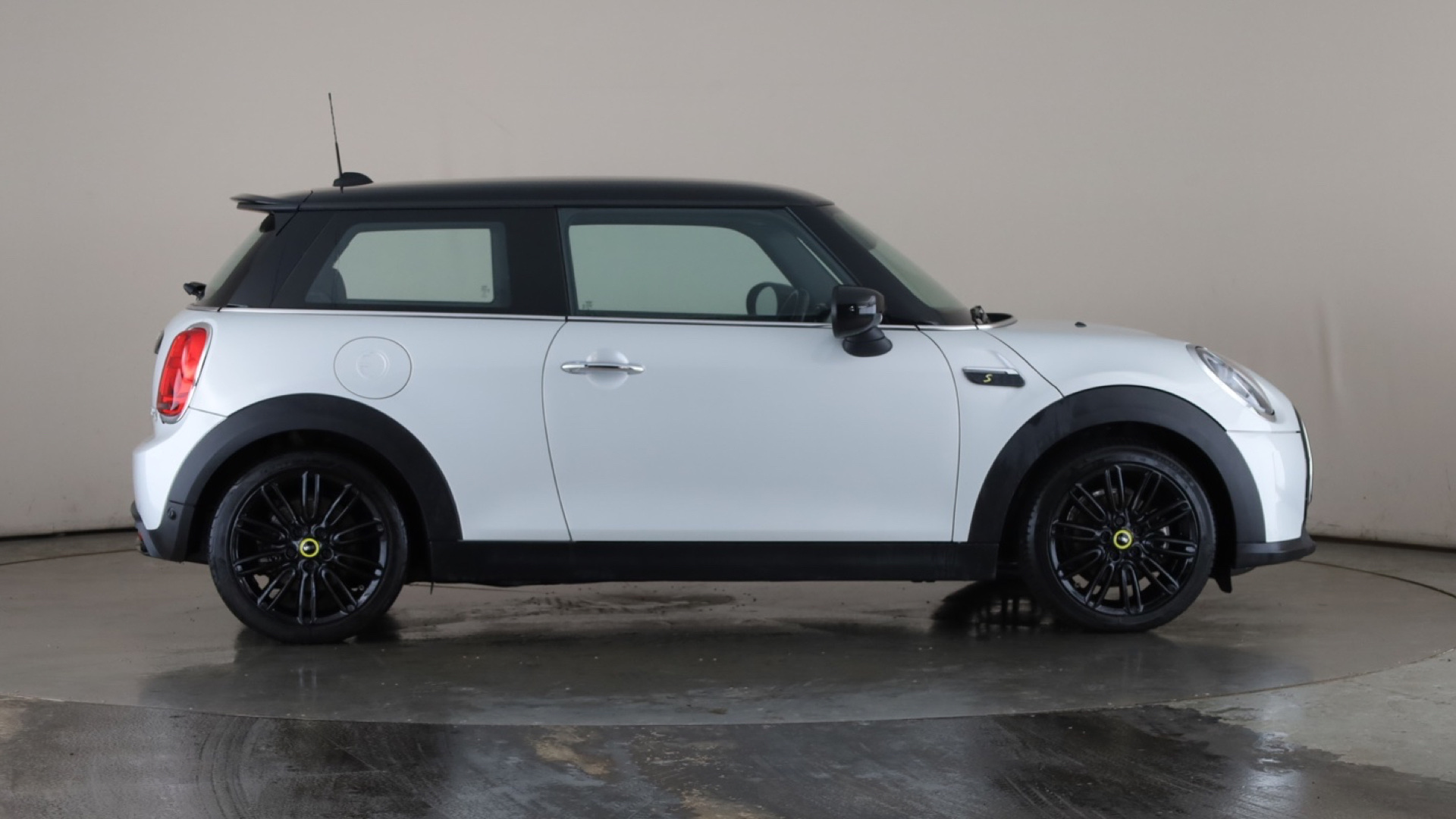 4070408 135kW Cooper S Level 2 33kWh 3dr Auto