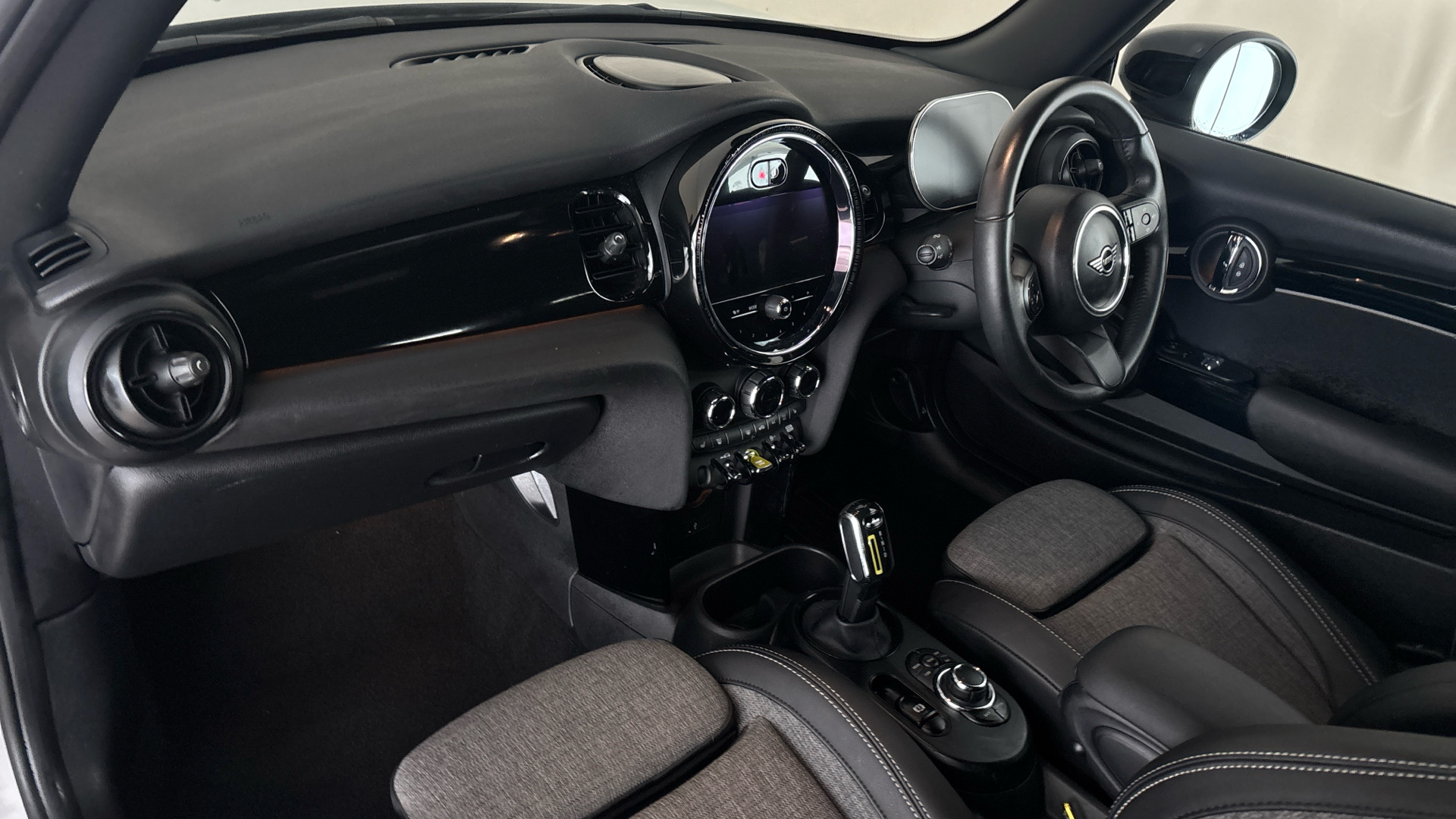 4070408 135kW Cooper S Level 2 33kWh 3dr Auto