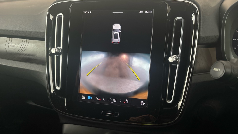 VOLVO XC40 reverse camera