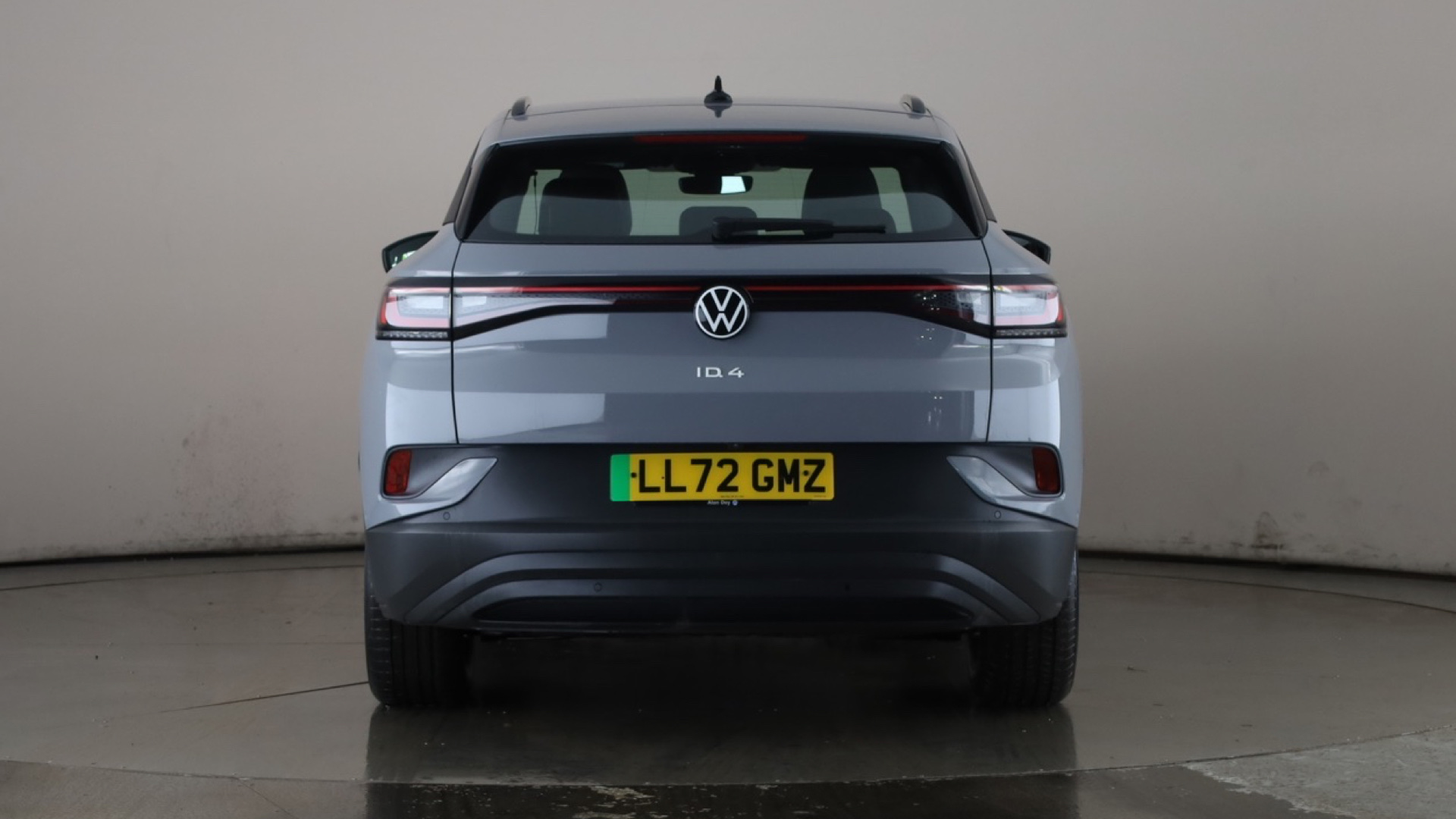 4020999 109kW Life Pure 52kWh 5dr Auto