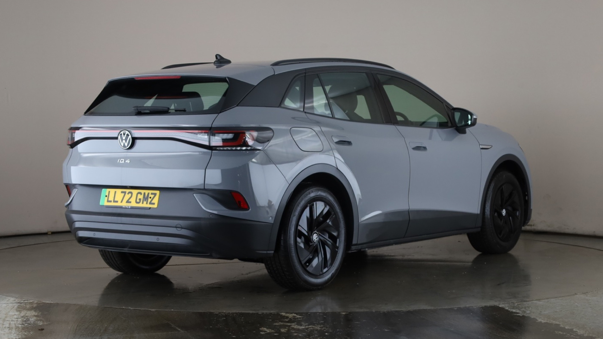 4020999 109kW Life Pure 52kWh 5dr Auto